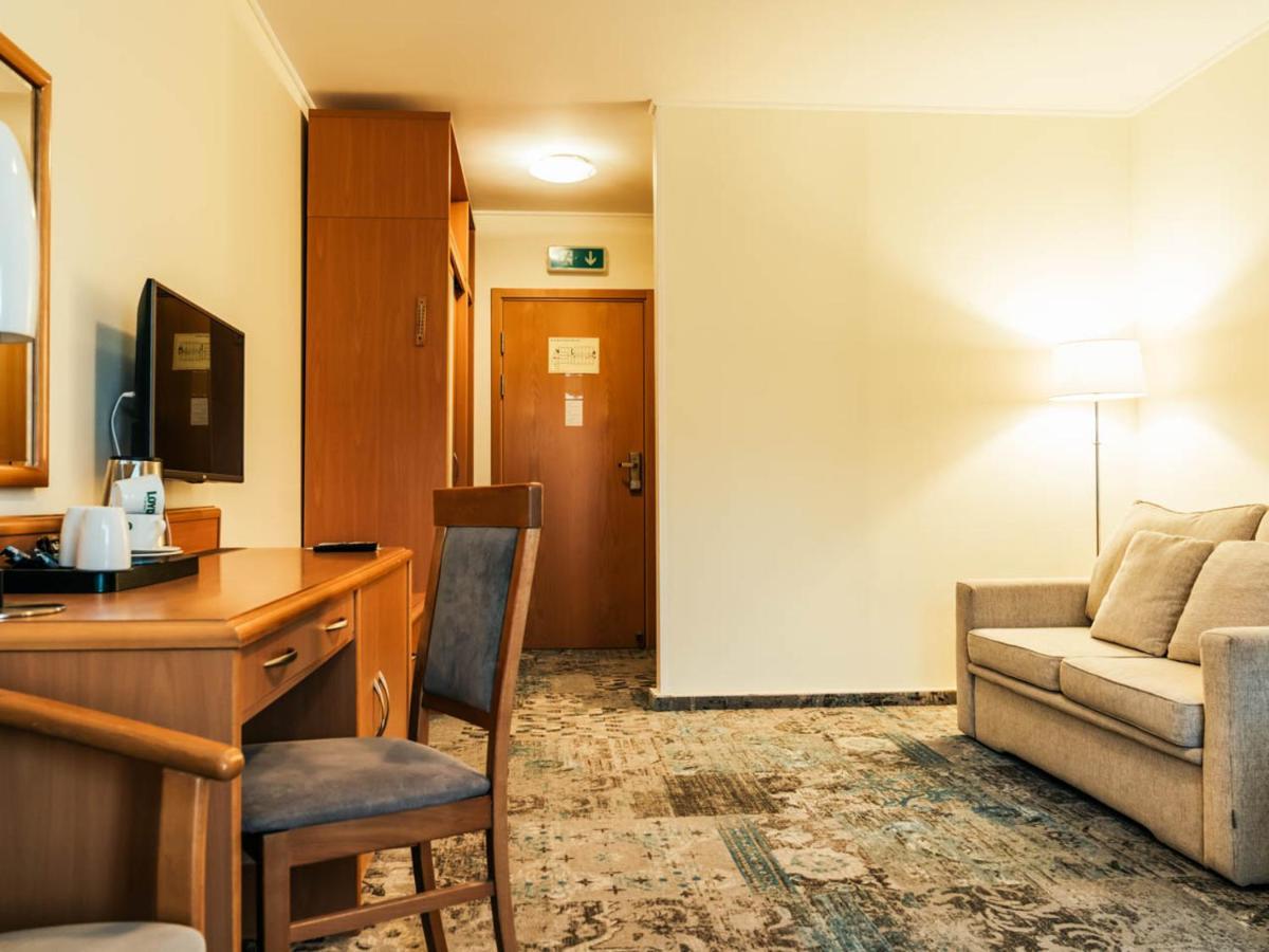 Hotel Mragowo Resort&Spa Bagian luar foto